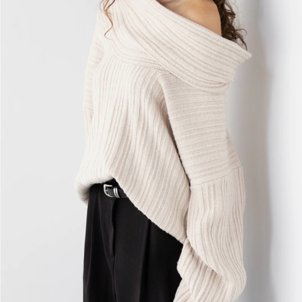 OAK + FORT Cream Off-Shoulder Sweater